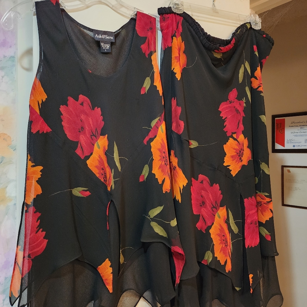 Ladies 2 piece Floral Skirt Suit